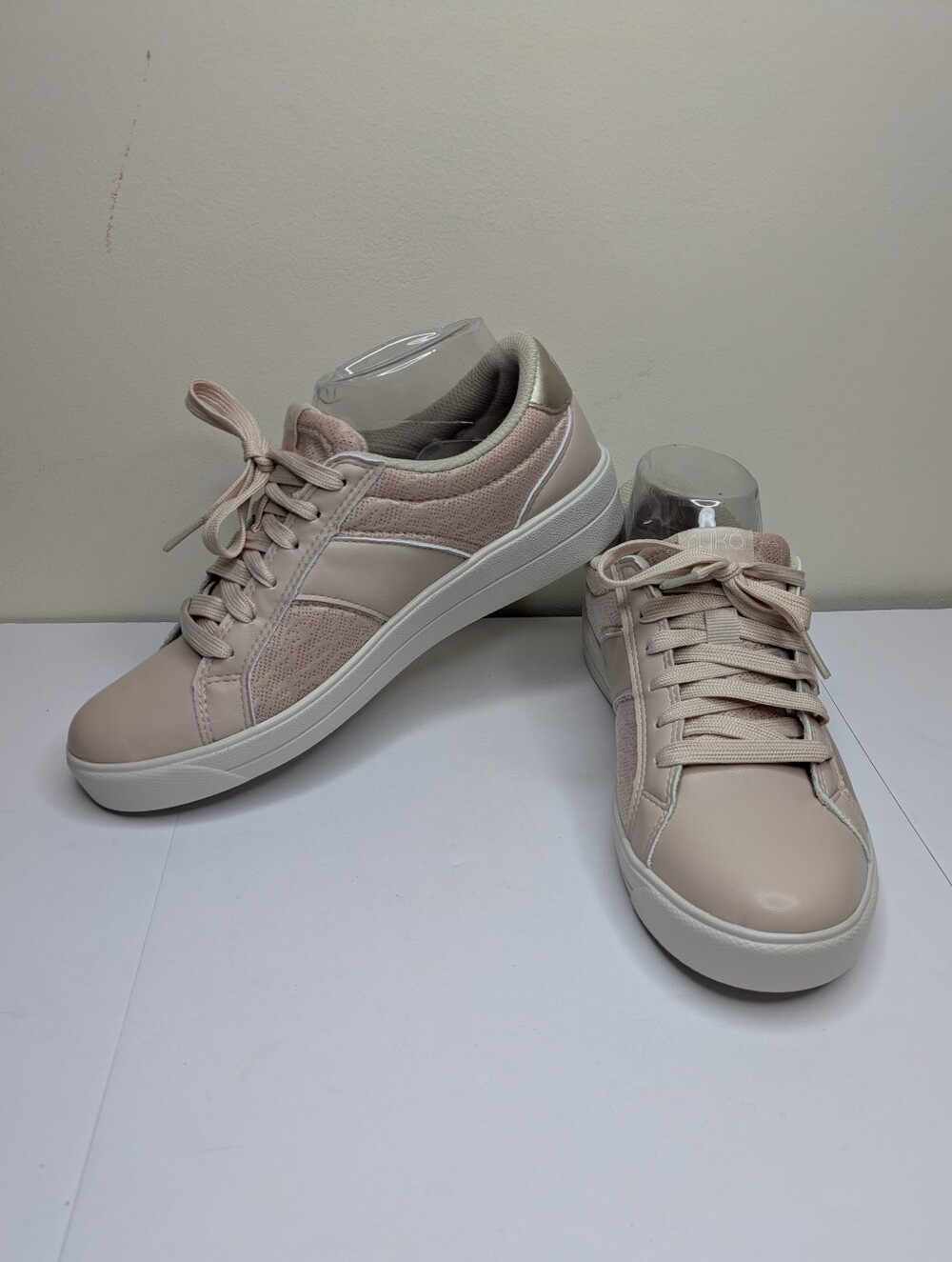 Ryka Viv Classic Blush Sneaker 7.5 Wide